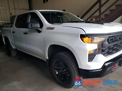 Czwarte zdjęcie samochodu z boku: 2025 CHEV SILVERADO VIN:3GCPKCEK5SG113039 - miniatura