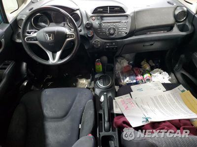 Zdjęcie 8 z 13 samochodu: 2012 HONDA FIT SPORT VIN:JHMGE8H53CC008612 - miniatura