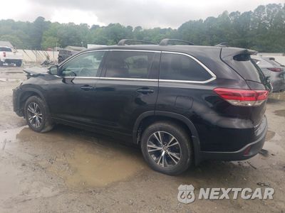 Drugie zdjęcie samochodu z przodu: 2018 TOYOTA HIGHLANDER LE VIN:5TDBZRFH7JS852053 - miniatura