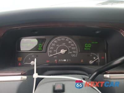 Zdjęcie 9 z 12 samochodu: 2004 LINCOLN TOWN CAR ULTIMATE VIN:1LNHM83W74Y648282 - miniatura