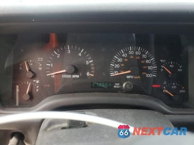 Zdjęcie 9 z 14 samochodu: 2001 JEEP CHEROKEE SPORT VIN:1J4FF48S21L546251 - miniatura
