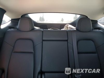 Zdjęcie 10 z 15 samochodu: 2024 TESLA MODEL Y VIN:7SAYGDEF0RF059697 - miniatura