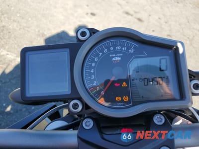 Zdjęcie 7 z 9 samochodu: 2015 KTM 1290 SUPER DUKE R VIN:VBKV39405FM922694 - miniatura