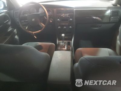 Zdjęcie 8 z 13 samochodu: 2005 DODGE MAGNUM SE VIN:2D4FV48T25H161344 - miniatura