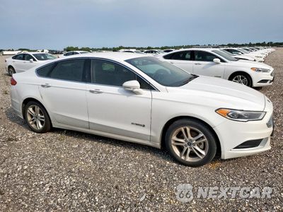 Czwarte zdjęcie samochodu z boku: 2018 FORD FUSION SE HYBRID VIN:3FA6P0LU1JR171674 - miniatura