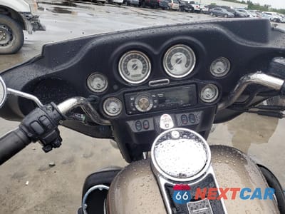 Zdjęcie 7 z 9 samochodu: 2004 HARLEY-DAVIDSON FLHTCUI VIN:1HD1FCW124Y620634 - miniatura