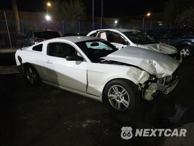 Czwarte zdjęcie samochodu z boku: 2014 FORD MUSTANG VIN:1ZVBP8AM5E5250393 - miniatura
