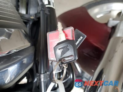 Zdjęcie 8 z 9 samochodu: 2006 HONDA VTX1300 R VIN:1HFSC52666A305638 - miniatura