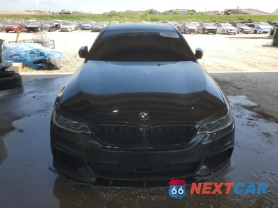 Piąte zdjęcie samochodu w środku: 2019 BMW M550XI VIN:WBAJB9C51KB288125 - miniatura