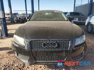 Piąte zdjęcie samochodu w środku: 2010 AUDI A5 PREMIUM VIN:WAUCFAFR1AA029443 - miniatura