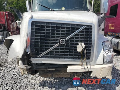 Zdjęcie 7 z 11 samochodu: 2015 VOLVO VN VNL VIN:4V4NC9EH1FN190259 - miniatura