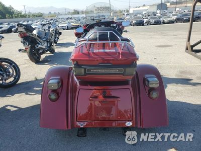 Czwarte zdjęcie samochodu z boku: 2009 HARLEY-DAVIDSON FLHTCU VIN:1HD1FC43X9Y616780 - miniatura