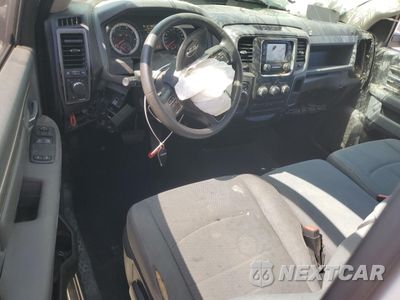 Zdjęcie 8 z 12 samochodu: 2018 RAM 1500 ST VIN:3C6JR6AG6JG137795 - miniatura