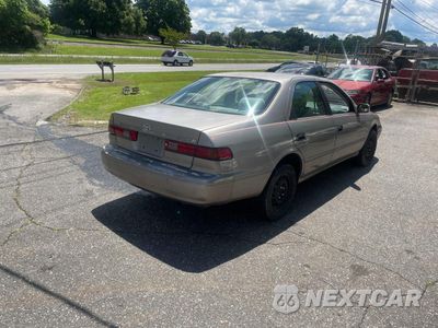 Czwarte zdjęcie samochodu z boku: 1999 TOYOTA CAMRY CE VIN:4T1BG22K8XU567179 - miniatura