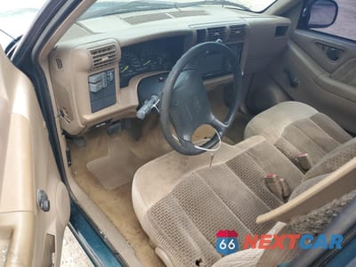 Zdjęcie 8 z 12 samochodu: 1996 GMC SONOMA VIN:1GTCS1442TK509493 - miniatura