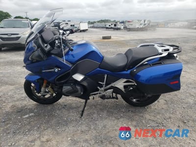 Trzecie zdjęcie samochodu z tyłu: 2021 BMW R 1250 RT VIN:WB10L0301M6E03376 - miniatura