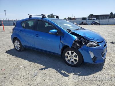 Czwarte zdjęcie samochodu z boku: 2015 TOYOTA PRIUS C VIN:JTDKDTB30F1109874 - miniatura