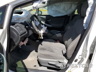 Zdjęcie 8 z 14 samochodu: 2013 TOYOTA PRIUS VIN:JTDKN3DUXD5652223 - miniatura