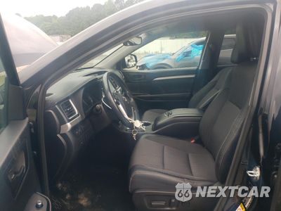 Zdjęcie 7 z 16 samochodu: 2018 TOYOTA HIGHLANDER LE VIN:5TDBZRFH7JS852053 - miniatura