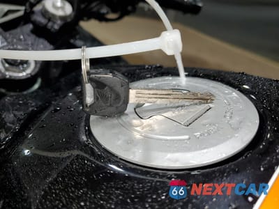 Zdjęcie 8 z 9 samochodu: 2011 HONDA CBR250 R VIN:MLHMC4115B5004152 - miniatura
