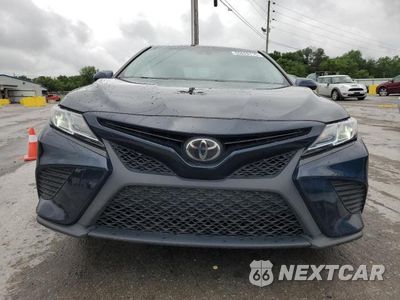 Piąte zdjęcie samochodu w środku: 2018 TOYOTA CAMRY L VIN:4T1B11HK4JU645547 - miniatura