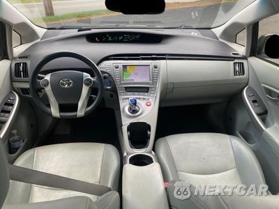 Zdjęcie 9 z 10 samochodu: 2014 TOYOTA PRIUS VIN:JTDKN3DU8E1803987 - miniatura