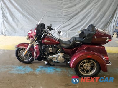 Trzecie zdjęcie samochodu z tyłu: 2017 HARLEY-DAVIDSON FLHTCUTG TRI GLIDE ULTRA VIN:1HD1MAD18HB851964 - miniatura