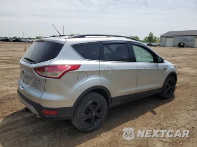 Trzecie zdjęcie samochodu z tyłu: 2016 FORD ESCAPE SE VIN:1FMCU0GX5GUB34800 - miniatura
