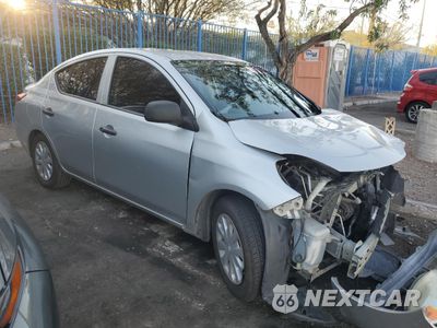 Czwarte zdjęcie samochodu z boku: 2013 NISSAN VERSA S VIN:3N1CN7AP1DL888577 - miniatura