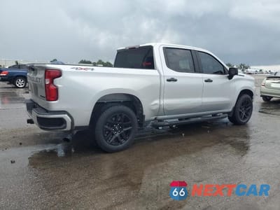 Trzecie zdjęcie samochodu z tyłu: 2021 CHEVROLET SILVERADO K1500 CUSTOM VIN:1GCPYBEK6MZ277556 - miniatura