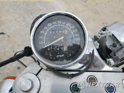Zdjęcie 7 z 9 samochodu: 2000 HONDA VF750 C2 VIN:JH2RC4345YM500025 - miniatura