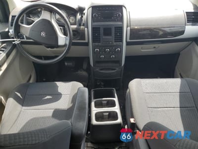 Zdjęcie 8 z 14 samochodu: 2010 DODGE GRAND CARAVAN SXT VIN:2D4RN5D12AR119901 - miniatura