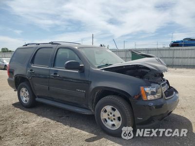 Czwarte zdjęcie samochodu z boku: 2013 CHEVROLET TAHOE K1500 LS VIN:1GNSKAE00DR378135 - miniatura