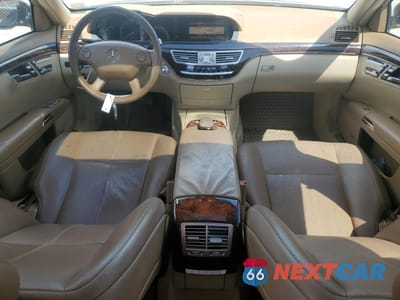 Zdjęcie 8 z 12 samochodu: 2007 MERCEDES-BENZ S 550 VIN:WDDNG71X97A104860 - miniatura