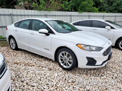 Czwarte zdjęcie samochodu z boku: 2019 FORD FUSION SE VIN:3FA6P0LU3KR124888 - miniatura