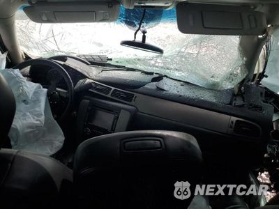 Zdjęcie 8 z 13 samochodu: 2013 CHEVROLET TAHOE K1500 LT VIN:1GNSKBE09DR224822 - miniatura