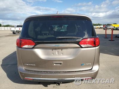 Zdjęcie 6 z 13 samochodu: 2018 CHRYSLER PACIFICA HYBRID LIMITED VIN:2C4RC1N78JR145174 - miniatura