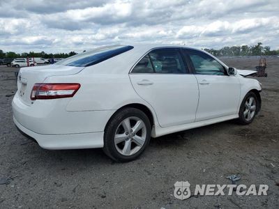 Trzecie zdjęcie samochodu z tyłu: 2011 TOYOTA CAMRY SE VIN:4T1BF3EK2BU750042 - miniatura