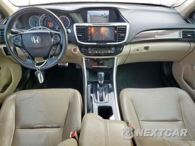 Zdjęcie 8 z 15 samochodu: 2016 HONDA ACCORD TOURING VIN:1HGCR3F98GA013272 - miniatura