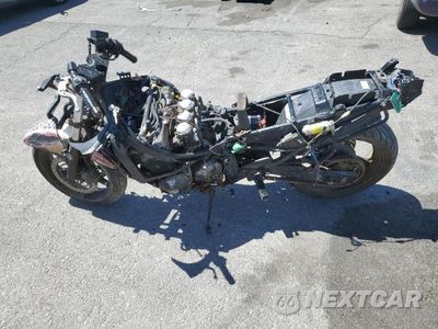 Trzecie zdjęcie samochodu z tyłu: 1998 SUZUKI GSX750 F VIN:JS1GR7GA0W2100683 - miniatura
