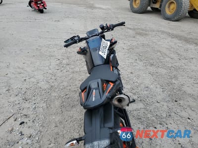 Zdjęcie 6 z 9 samochodu: 2023 KTM 890 DUKE R VIN:VBKTU9402PM848852 - miniatura