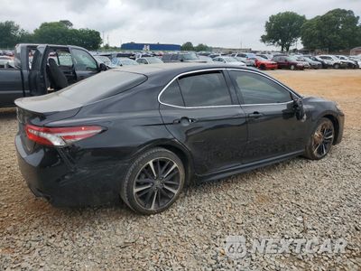 Trzecie zdjęcie samochodu z tyłu: 2018 TOYOTA CAMRY XSE VIN:4T1B61HK5JU126833 - miniatura