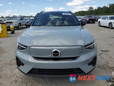 Piąte zdjęcie samochodu w środku: 2024 VOLVO XC40 RECHARGE PLUS VIN:YV4ER3XL9R2278424 - miniatura