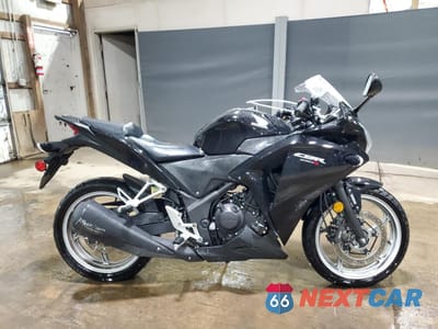 2011 HONDA CBR250 R MLHMC4115B5004152 - główne zdjęcie licytacji z USA - miniatura