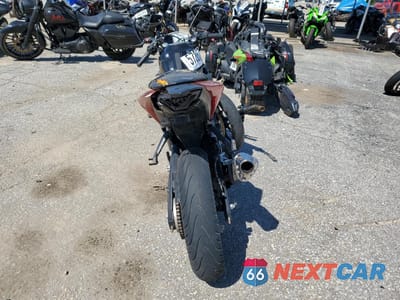 Czwarte zdjęcie samochodu z boku: 2016 YAMAHA YZFR3 VIN:MH3RH06Y8GK012295 - miniatura