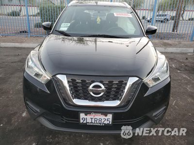 Piąte zdjęcie samochodu w środku: 2019 NISSAN KICKS S VIN:3N1CP5CU7KL552981 - miniatura