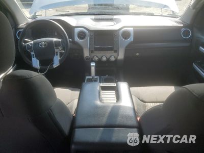 Zdjęcie 8 z 13 samochodu: 2019 TOYOTA TUNDRA CREWMAX SR5 VIN:5TFDW5F1XKX825650 - miniatura