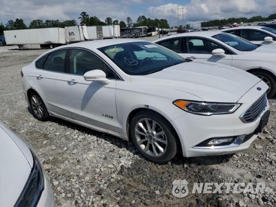 Czwarte zdjęcie samochodu z boku: 2017 FORD FUSION SE HYBRID VIN:3FA6P0LU7HR359576 - miniatura