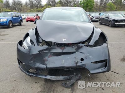 Piąte zdjęcie samochodu w środku: 2024 TESLA MODEL Y VIN:7SAYGDEE2RF132351 - miniatura