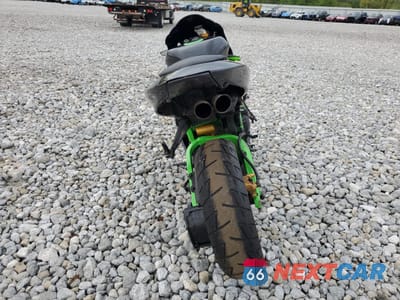 Czwarte zdjęcie samochodu z boku: 2005 KAWASAKI ZX636 C1 VIN:JKBZXJC1X5A023242 - miniatura